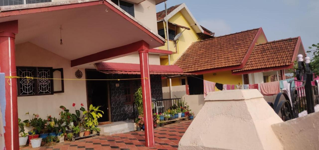 Giri'S Homestay Madikeri Exterior photo