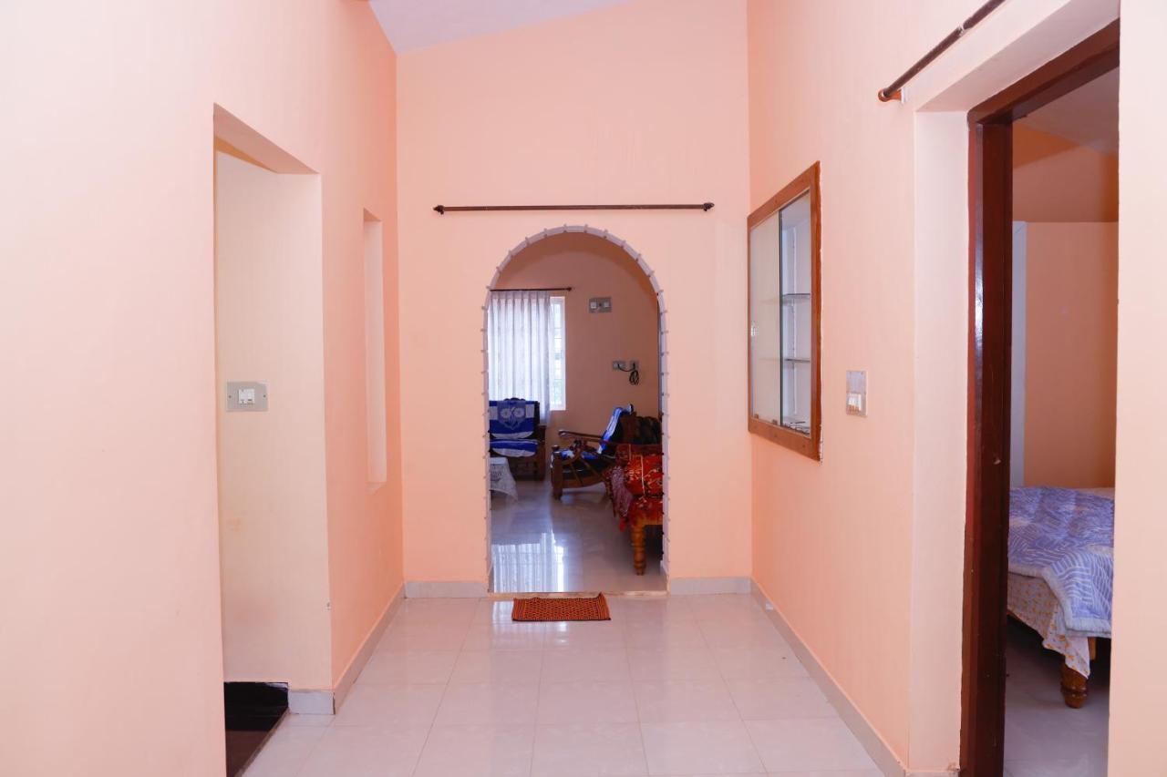 Giri'S Homestay Madikeri Exterior photo