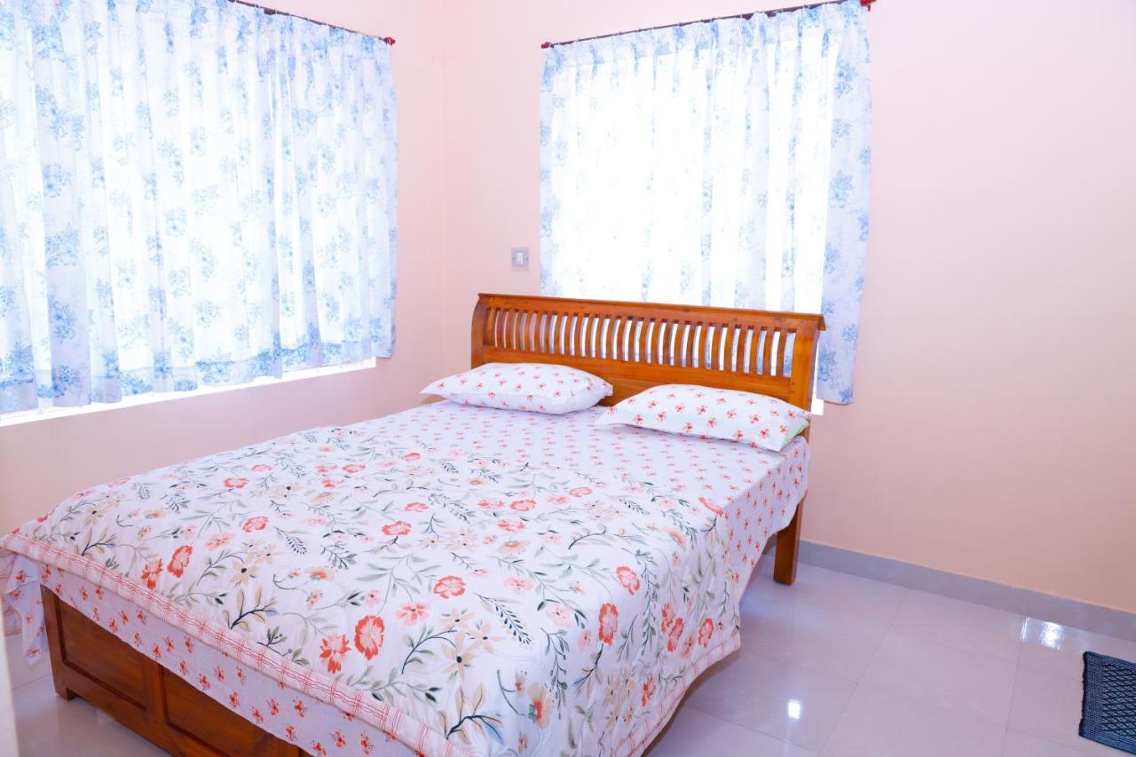 Giri'S Homestay Madikeri Exterior photo