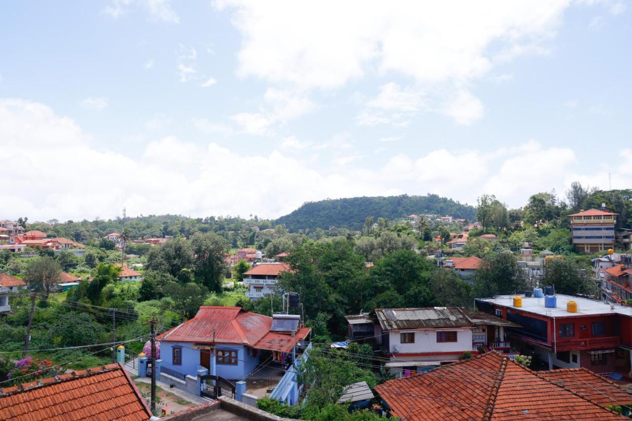 Giri'S Homestay Madikeri Exterior photo